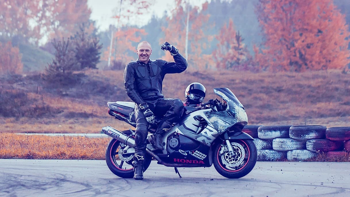 Stereotipus laužantis sprinteris vėl sės ant lemtingą avariją patyrusio motociklo