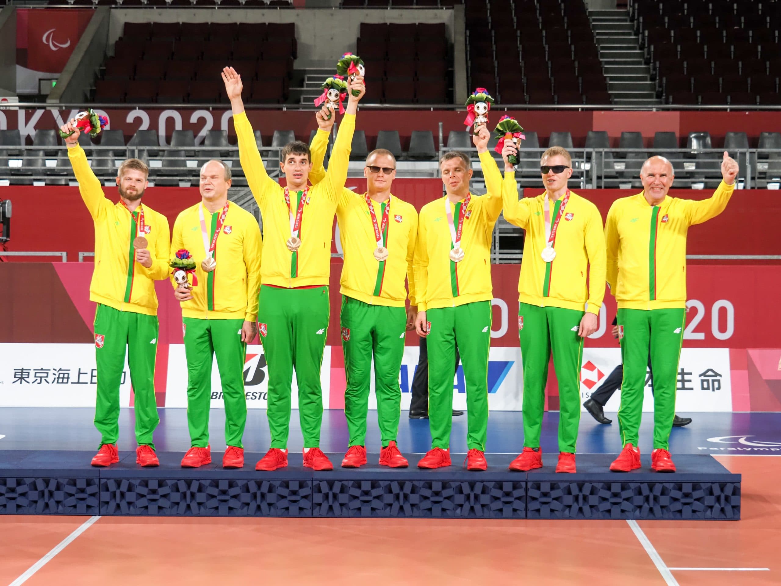Padvigubintos premijos Tokijo paralimpinių žaidynių prizininkams
