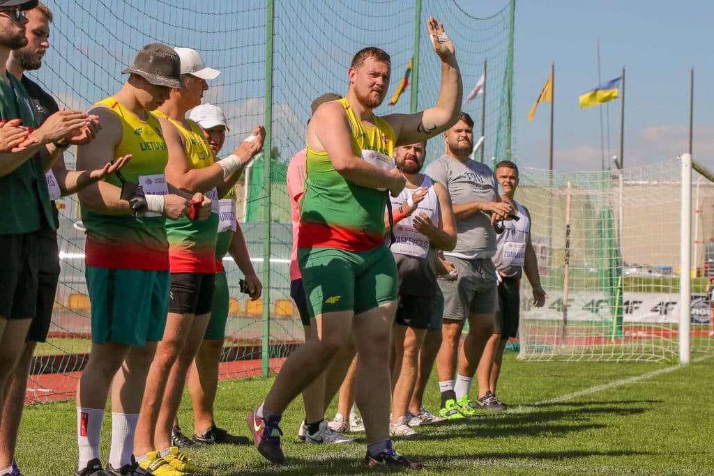 Lengvaatlečiai gerina rekordus (tekstas lengvai suprantama kalba)