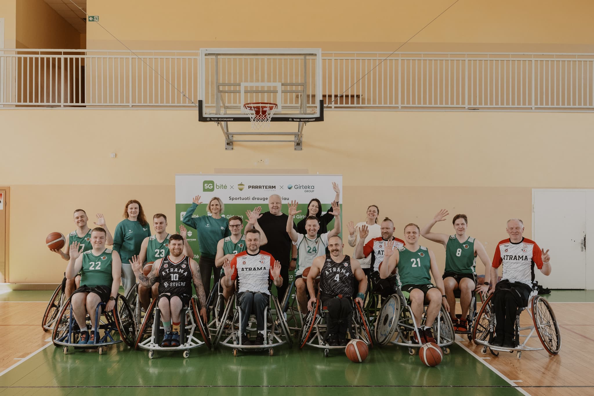 Žmonių su negalia  įtraukties į sportą būtinybę pažymėjo simbolinės vežimėlių krepšinio rungtynės