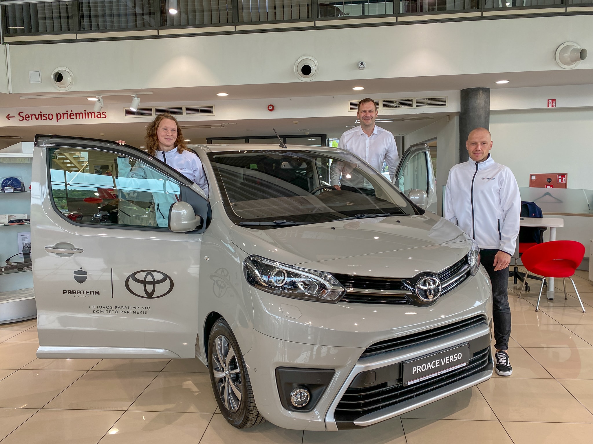 Lietuvos paralimpiečiai kelionę į pergales tęs su „Toyota“