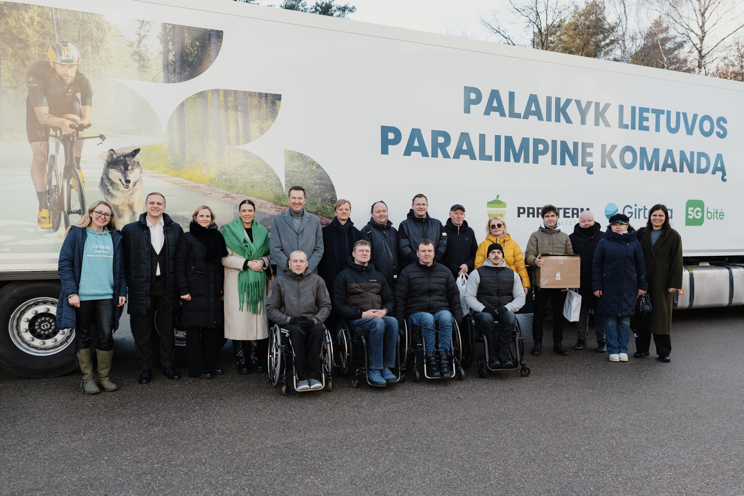 Žmonių su negalia sporto klubams – paralimpinio judėjimo rėmėjų dovanų lietus